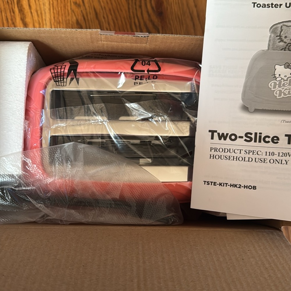 New Hello Kitty Toaster - Picture 5 of 6